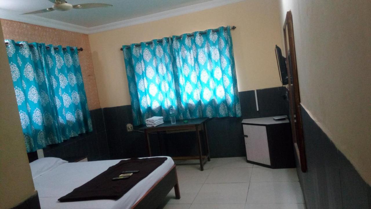 Hotel Sarang Lodge Panvel Luaran gambar