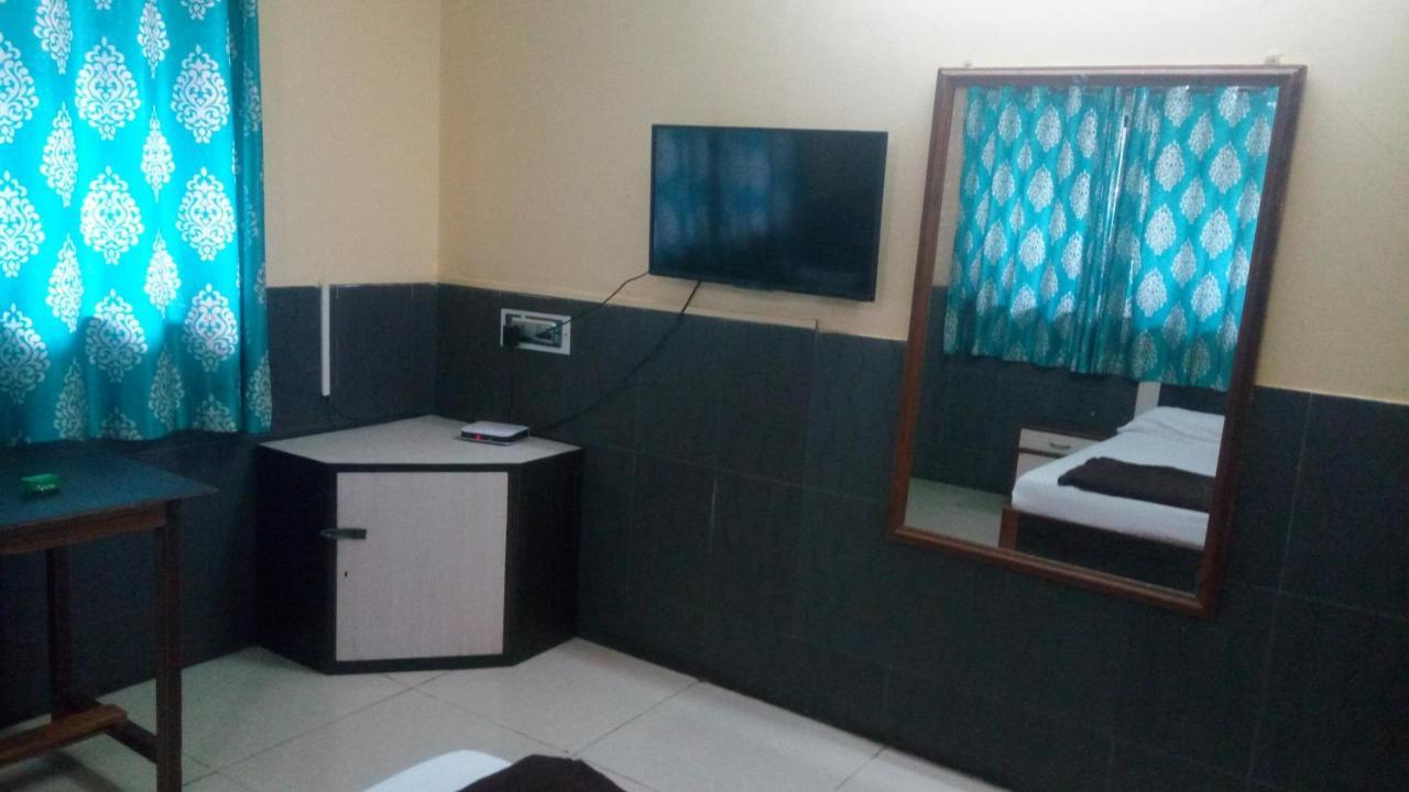 Hotel Sarang Lodge Panvel Luaran gambar