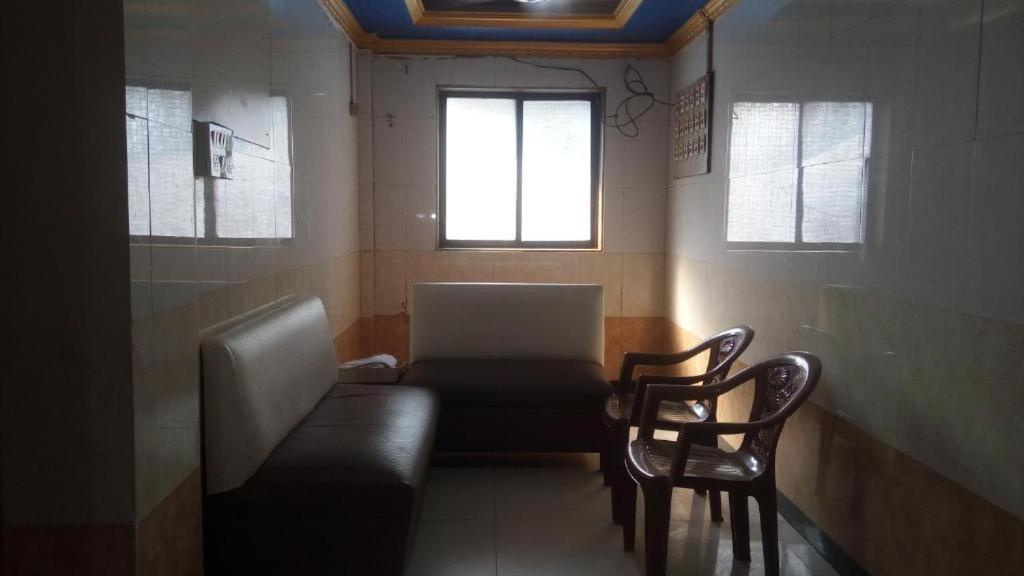 Hotel Sarang Lodge Panvel Luaran gambar