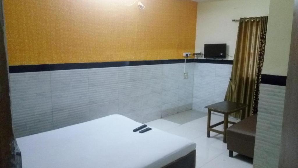 Hotel Sarang Lodge Panvel Luaran gambar