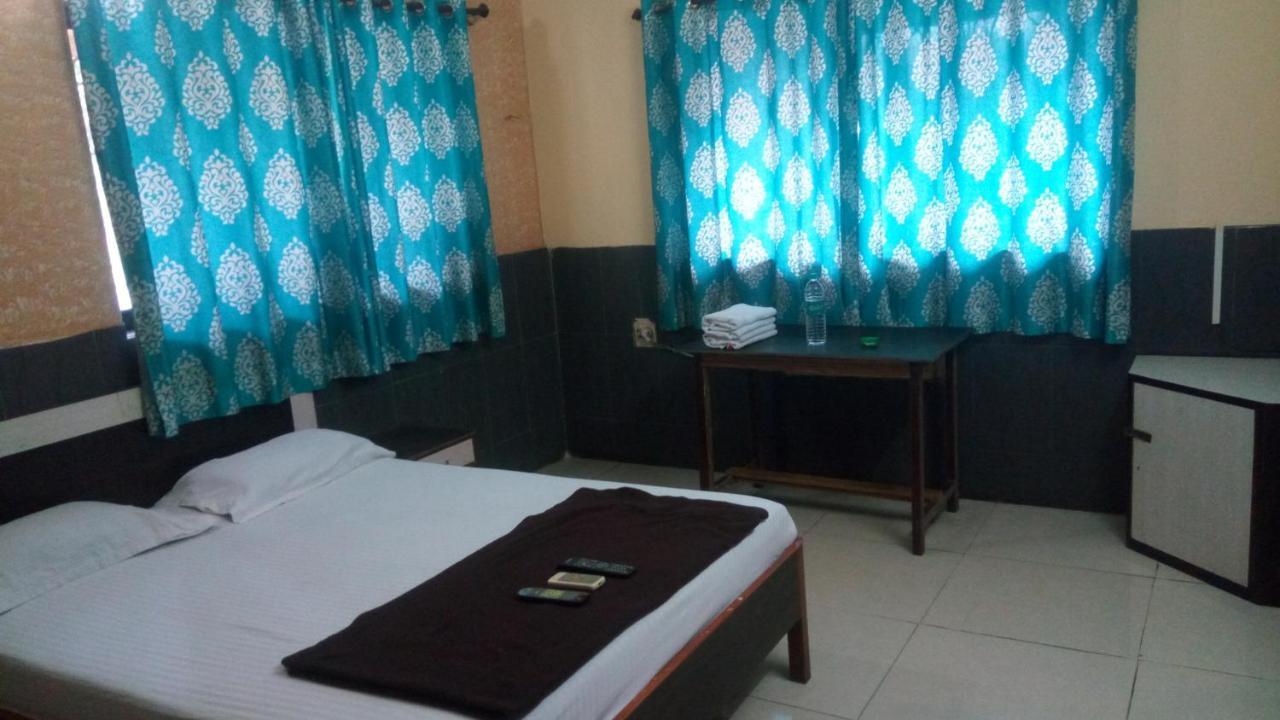 Hotel Sarang Lodge Panvel Luaran gambar