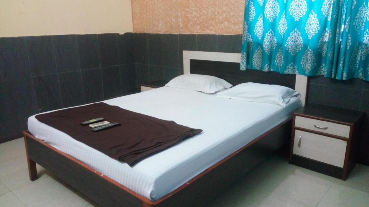 Hotel Sarang Lodge Panvel Luaran gambar