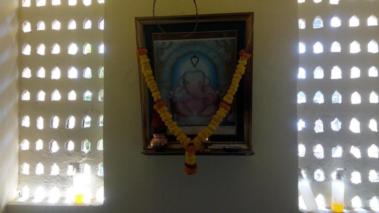 Hotel Sarang Lodge Panvel Luaran gambar
