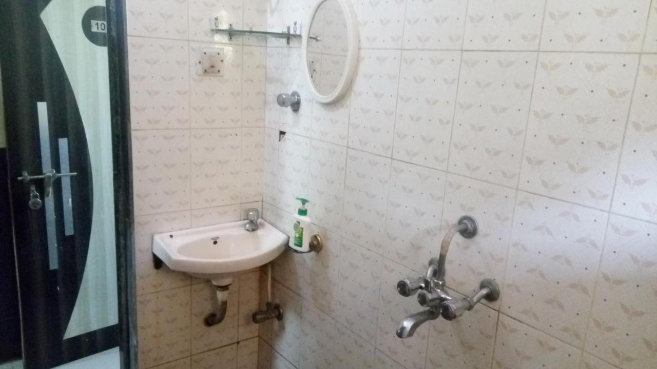 Hotel Sarang Lodge Panvel Luaran gambar